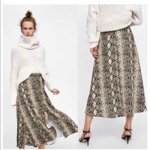 ‼️SALE Zara Woman snake print maxi skirt